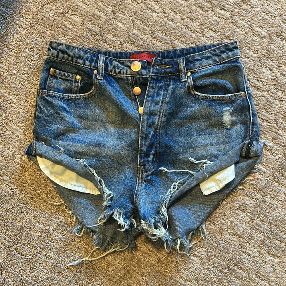 Signature 8 Jean shorts, size medium